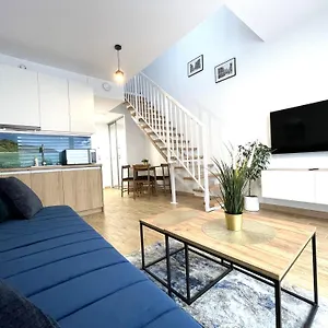 Apartament By The River - Center